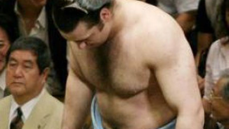 Котоошу и Аоияма с нови победи