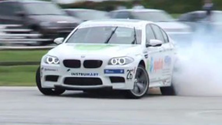 BMW поставиха рекорд с над 80 километра на дрифт (Видео)