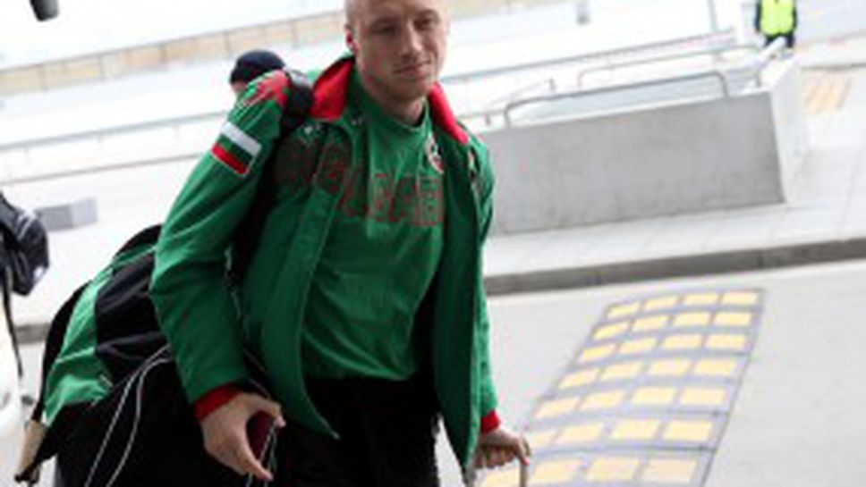 Торино следи български национал
