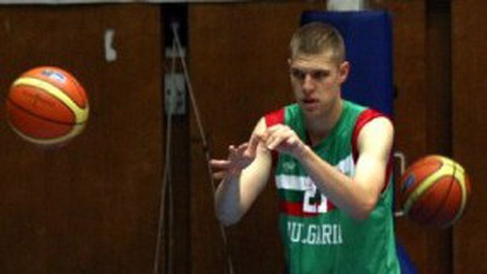 В Зейвиър вече чакат Везенков, треньорът го затрупа със суперлативи