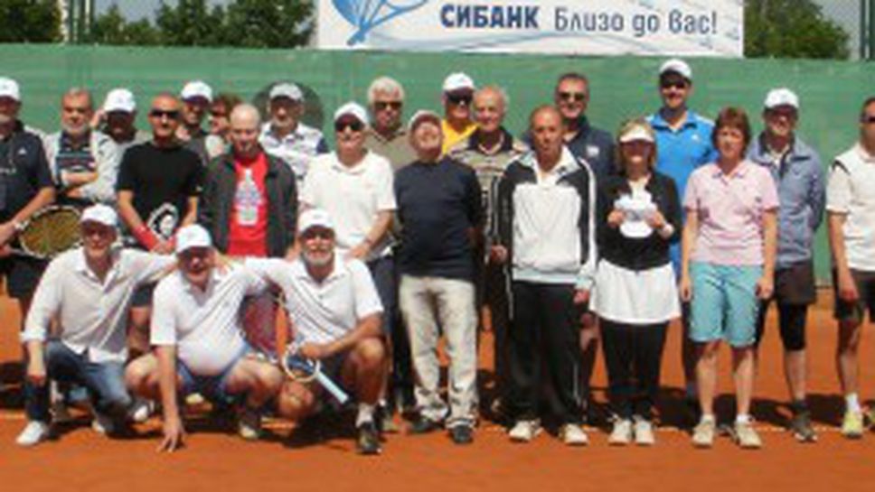 30 медии участват в СИБАНК държавното по тенис за журналисти