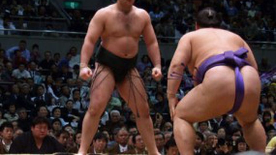 Котоошу и Аояма със загуби в десетия кръг