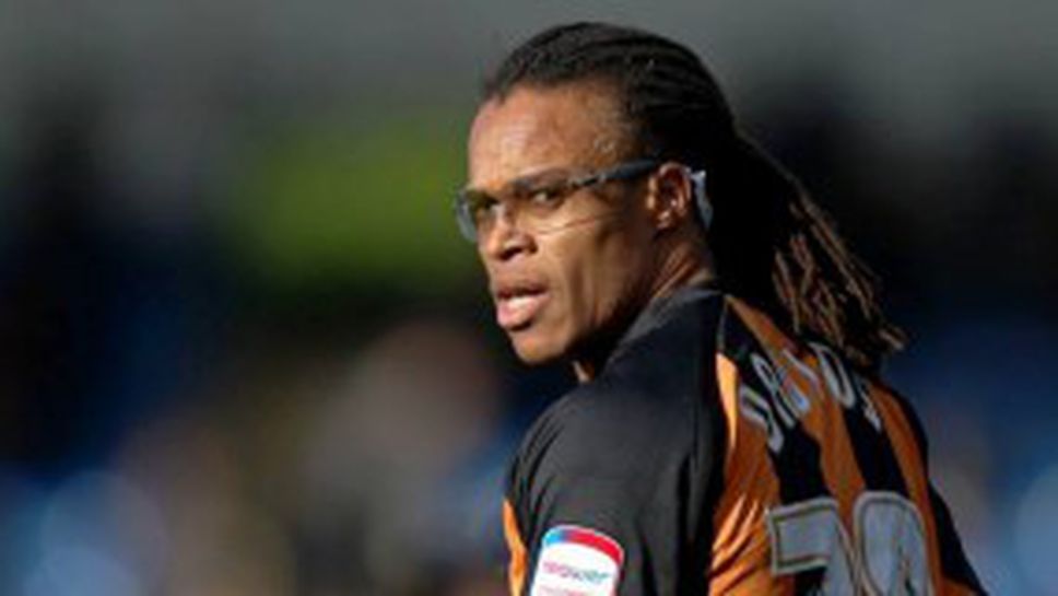 40-годишният Едгар Давидс продължава с футбола