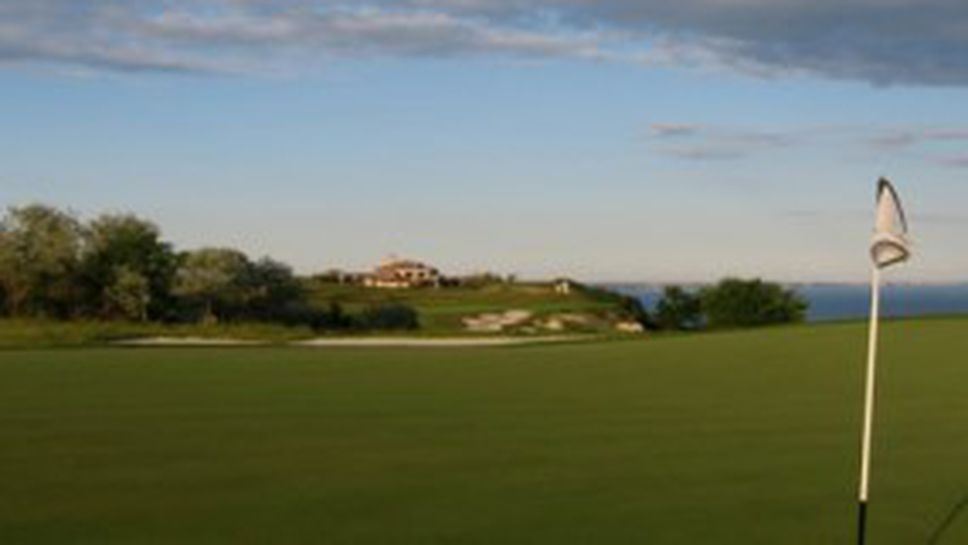 Гръмотевични бури прекъсваха играта на турнира MercedesTrophy