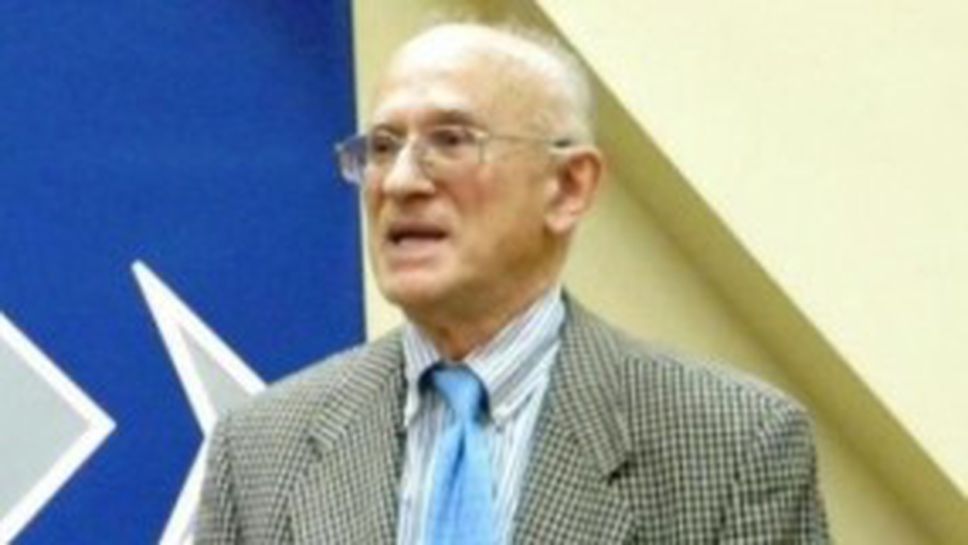 Валентин Лазаров влиза в "Залата на славата" на ФИБА