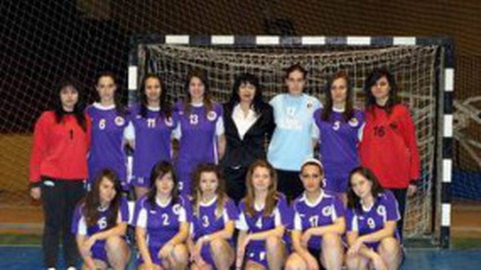 Етър пак удари Бъки, титлата в хандбала е на една ръка разстояние