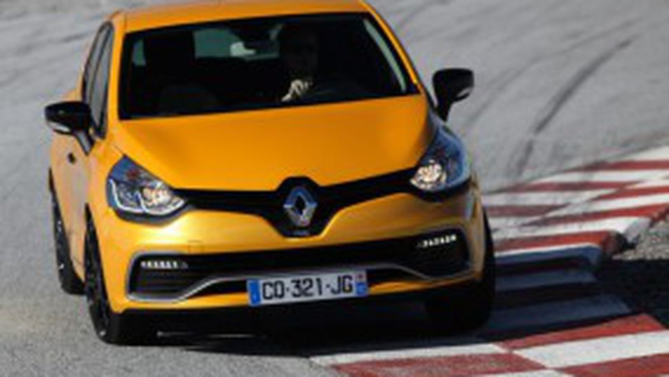 Тест: Първи обиколки с новото Renault Clio RS на писта "Дракон"