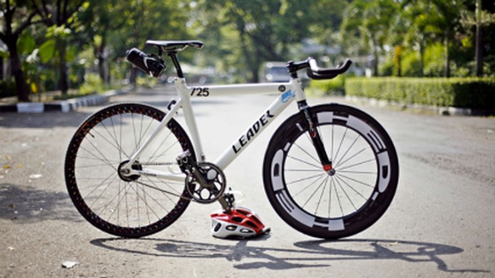 Александър Алексиев е с жълтата фланелка в обиколката на Сърбия