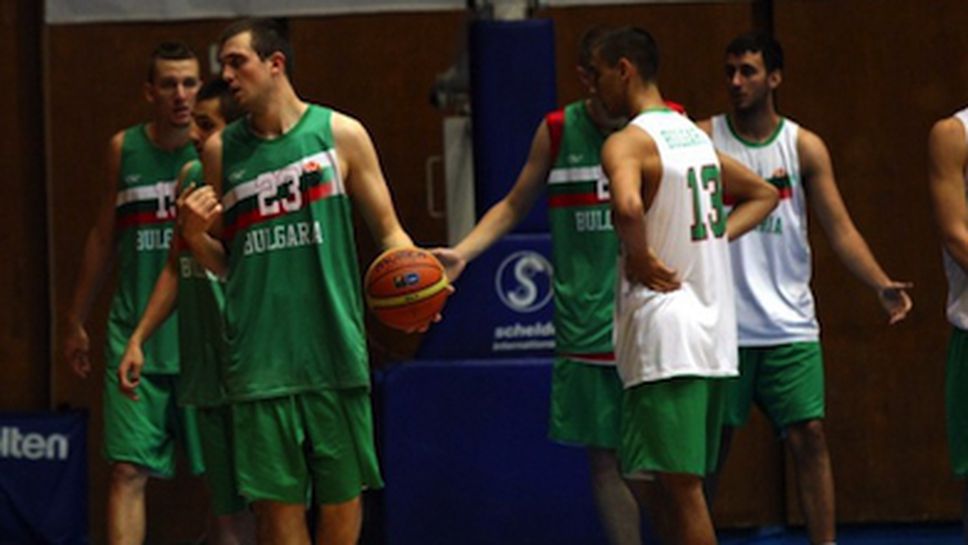 Младите "лъвчета" разнищиха връстниците си от Румъния