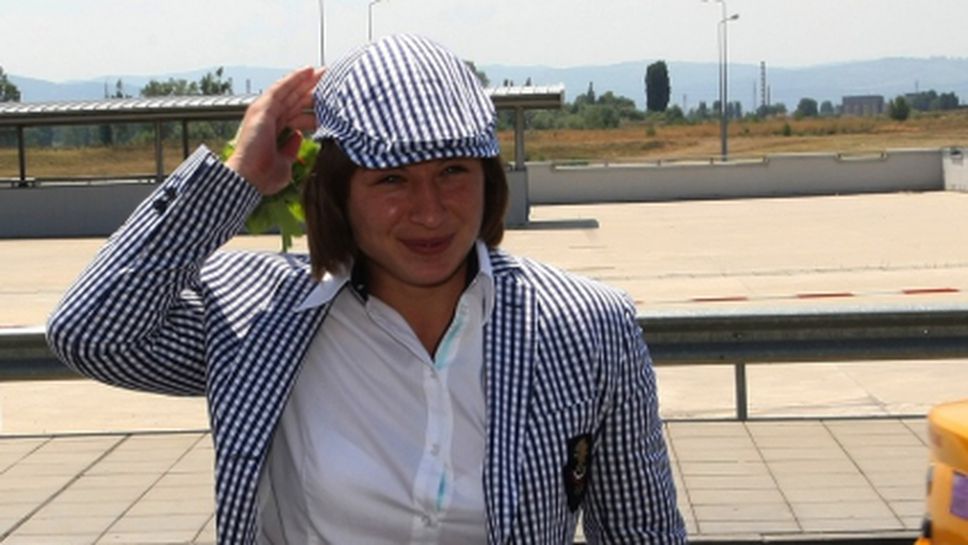 Станка тренира, но не за световното