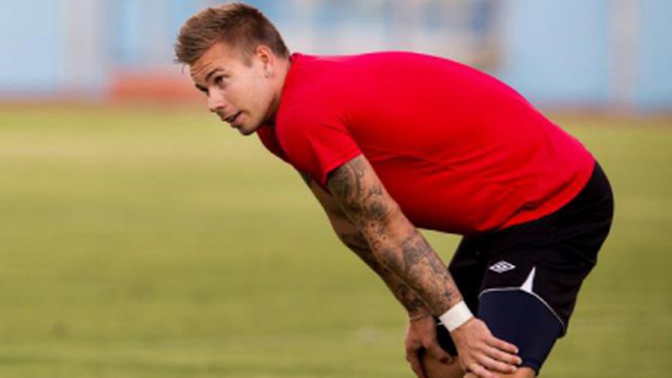 Младежки национал бе ударен с бутилка в главата