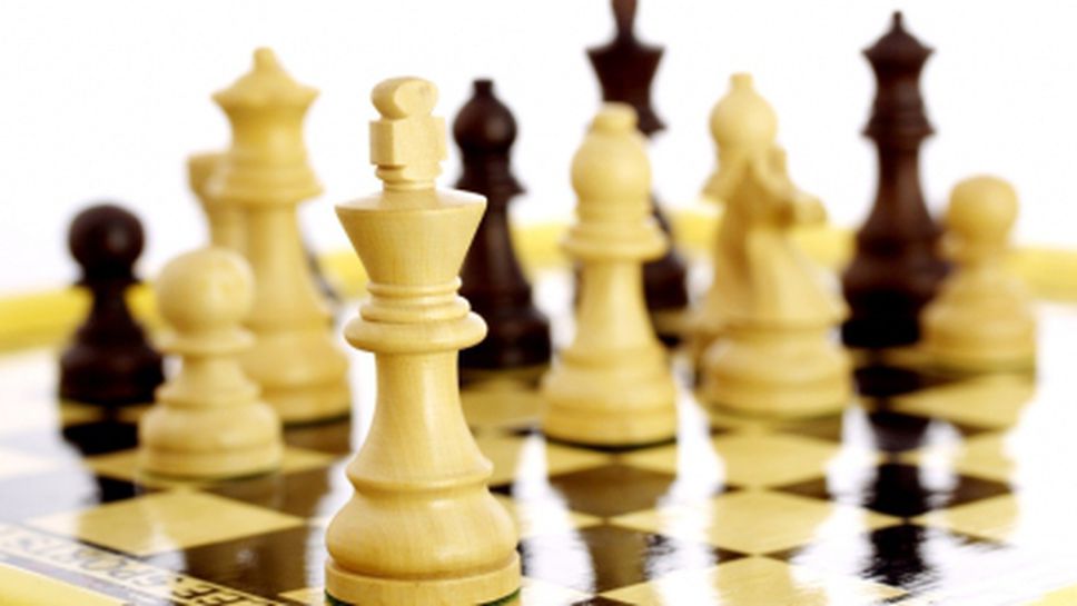 Трима гросмайстори водят в класирането на шахматния турнир на Златните пясъци