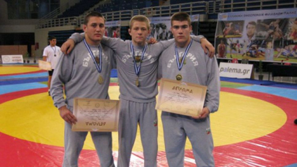 Трима български борци в борба за бронза на европейското