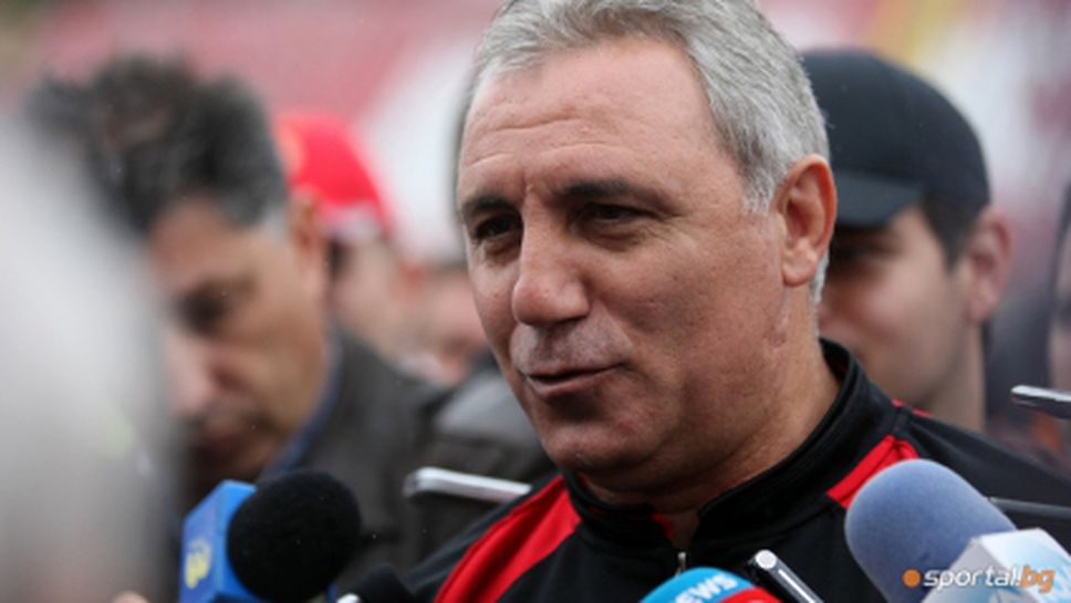 За първи път в България - Стоичков ще бъде и президент, и треньор на ЦСКА