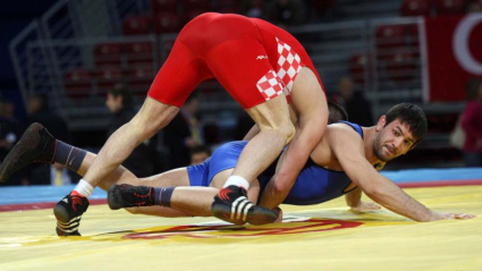 Две пети места за нашите борци на ЕП за кадети