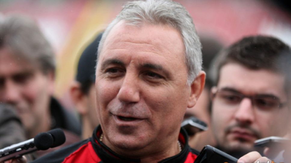 Стоичков: Има платени журналисти, на които им дават по 2 лв. и сандвич