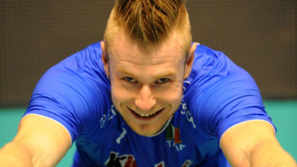 Иван Зайцев заби 28 точки, Италия отнесе олимпийския шампион Русия с 3:1 в Сургуг