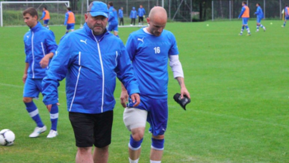 Трима се контузиха за десет минути в Левски, Рамос притесни "сините"