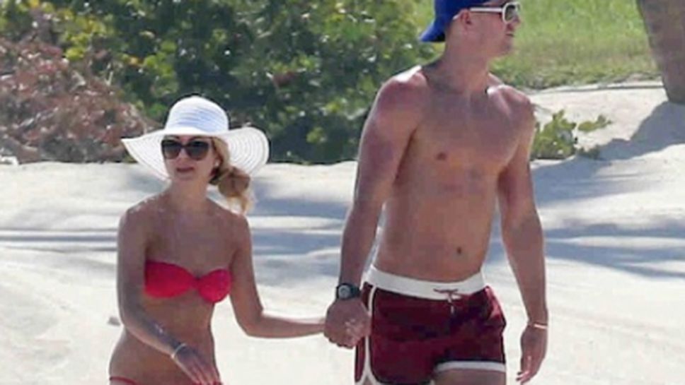 Джо Харт предлага брак с пръстен за 25 хиляди паунда