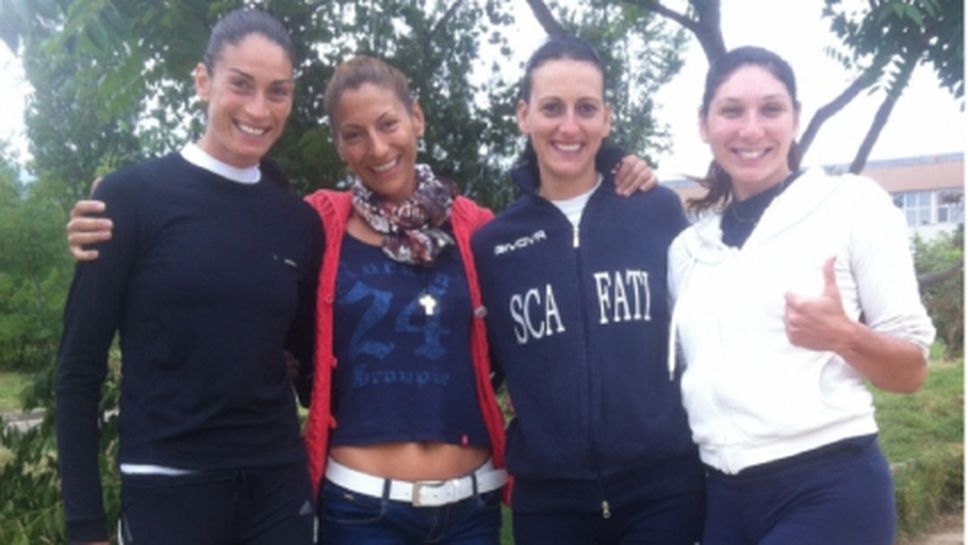 Ева и Роси ще дебютират като двойка на покрива на мол