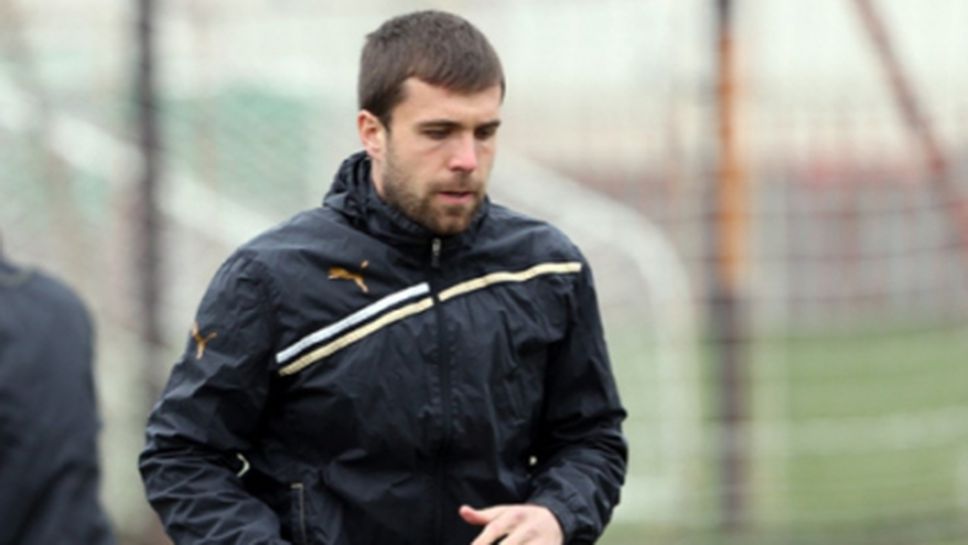 Миро Антонов поддържа форма с Монтана