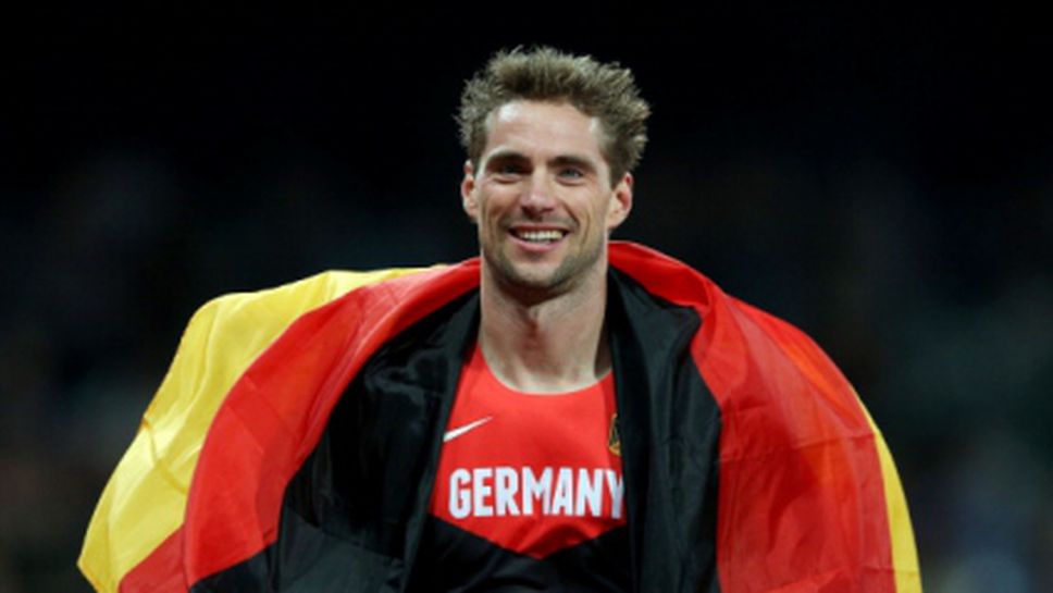 Ото с първа титла на Германия на 35, Щорл навлиза във форма