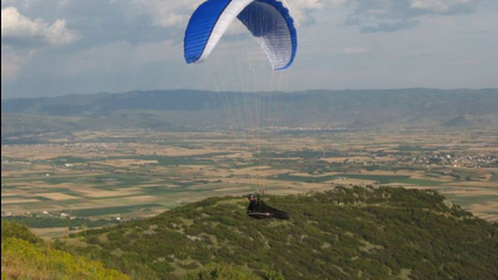 Световният елит по парапланеризъм пристигна в Сопот