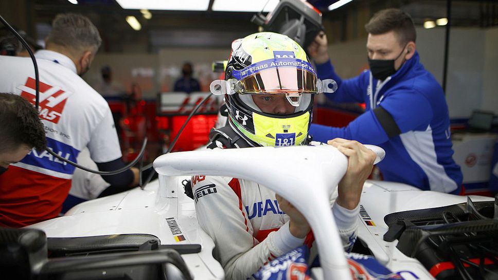 Шумахер с неоптимална позиция в болида на Хаас от началото на сезона