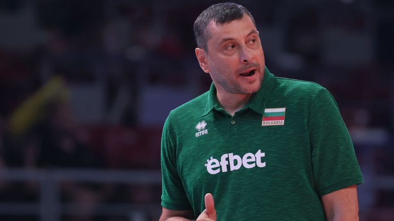 Старши треньорът на националния отбор ан България Николай Желязков говори