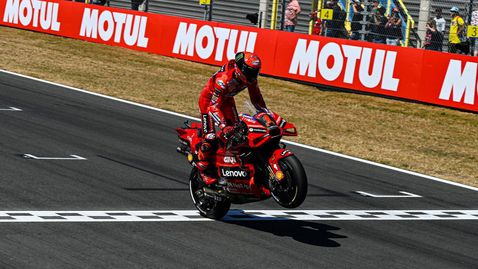 Баная с великолепна победа в Нидерландия, Бедзеки отново втори на "Ассен"