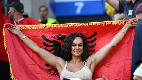 "Гореща" подкрепа за Испания и Албания в Германия