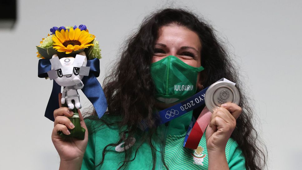 Първи медал за България на Олимпиадата в Токио! Сребро за Антоанета Костадинова в стрелбата 🥈