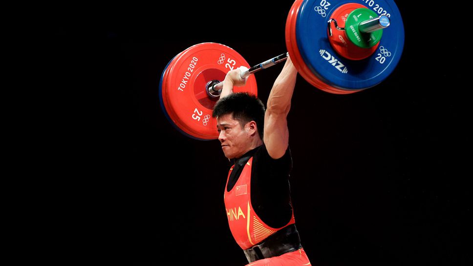 Китаец взе титлата в категория до 61 кг във вдигането на тежести на Игрите в Токио