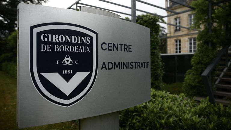 Бордо се спасява с трансфера на Секу Мара в Саутхамптън