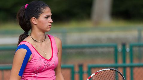 Шиникова продължава във втория кръг в Тунис