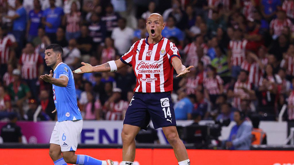 Хавиер Ернандес се извини за скандала, който предизвика