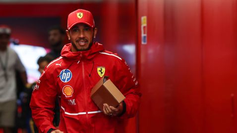  Ферари за Хамилтън: Той не е демотивиран 