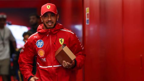  Хамилтън не е изгубил религия във Ферари 