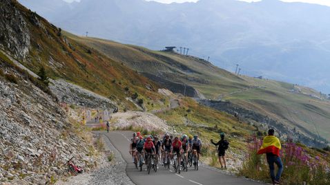 Съкращават днешния етап от "Тур дьо Франс" заради огнище на заразна болест