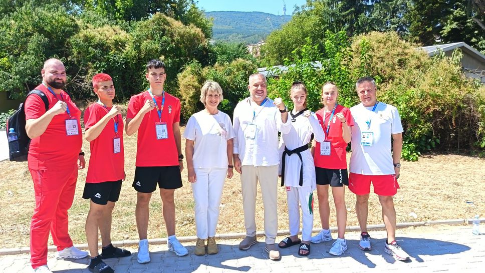 Българските таекуондисти спечелиха златен и бронзов медал от Европейския младежки