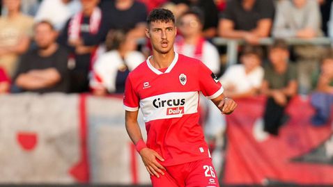 Божинов и Антверп продължават без загуба