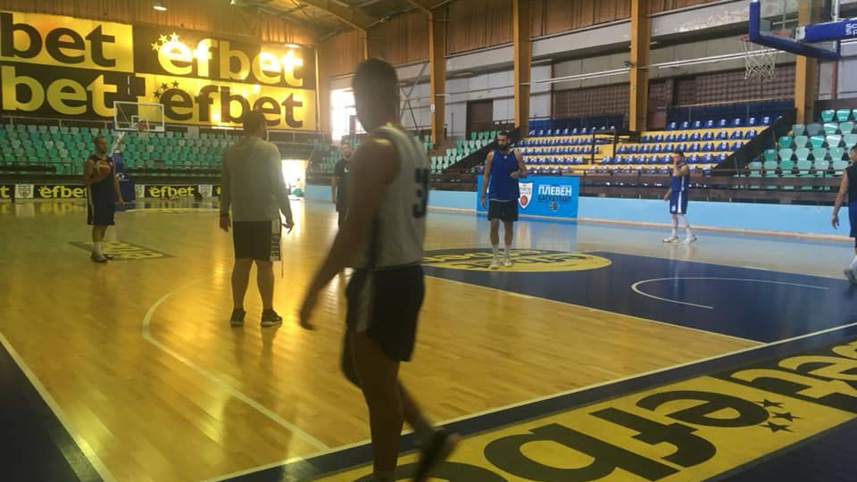 Спартак вече тренира в пълен състав