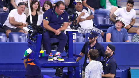  Медведев скочи на арбитър на US Open: Мъж ли си, за какво трепериш? 