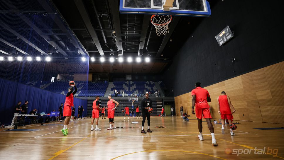 Звезда на Апоел Тел Авив за базата на ВК Левски: 10 от 10