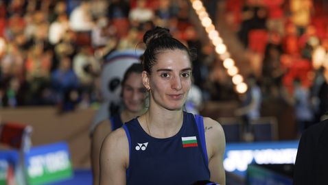  Стефани Стоева позволи проваляне при дебюта си на сингъл на международно състезание 