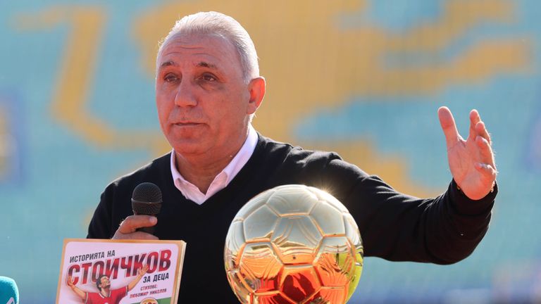  Стоичков приветства избора за Футболист и Треньор на годината на ФИФА 