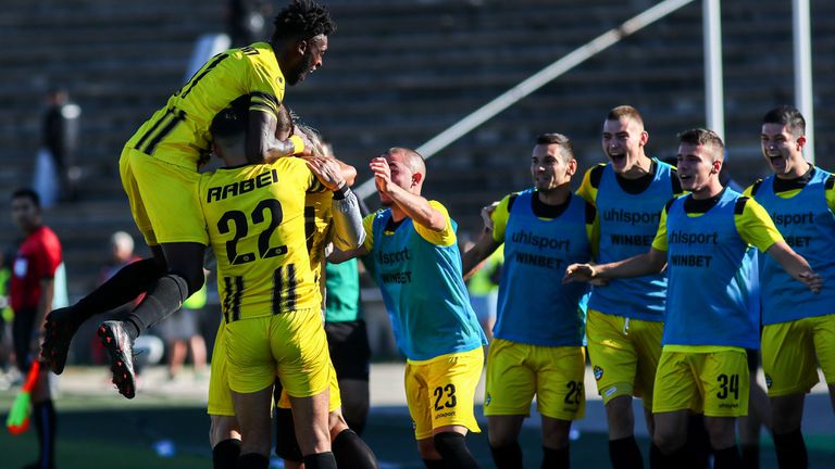  Ботев (Пд) води договаряния със бранител и нападател 