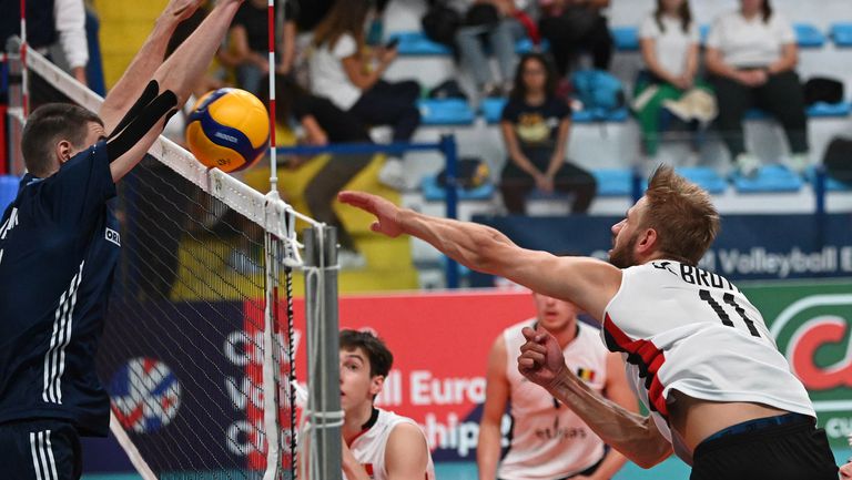 България излиза срещу Белгия в спор за бронзовите медали от Европейското по волейбол за мъже под 20 години