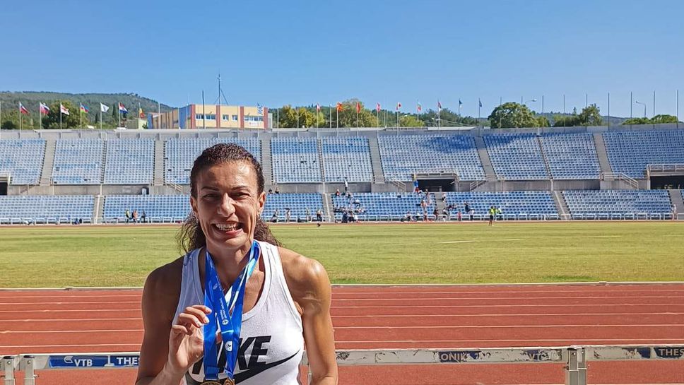 Българка постави световен рекорд в скока на дължина