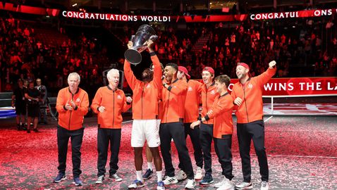 Тиафо победи Циципас и Отборът на света за първи път спечели "Лейвър Къп"